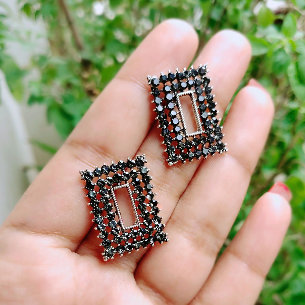rectangule black stone party studs
